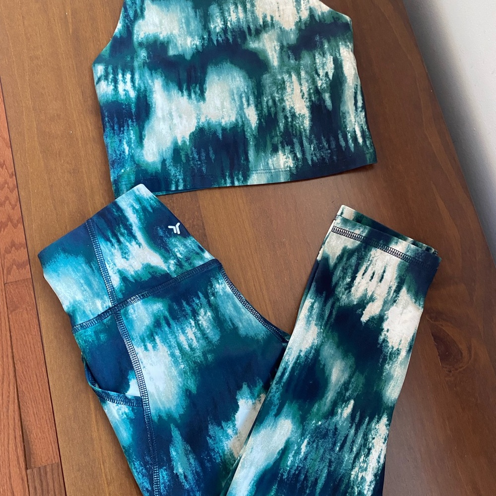 Old Navy Teal and Cream Activewear Set